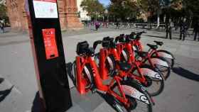 Bicicletas del Bicing junto al Arc de Triomf / AYUNTAMIENTO DE BARCELONA