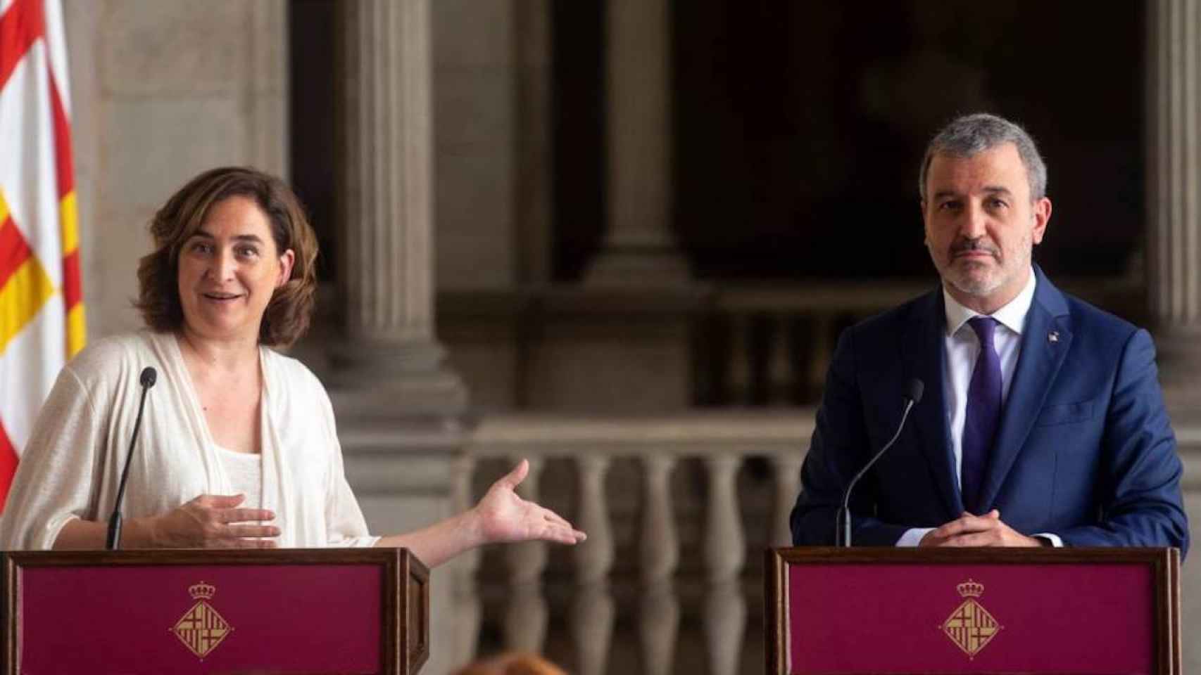 Ada Colau y Jaume Collboni, durante la presentación del pacto de gobierno, el pasado verano, en el Ayuntamiento / EFE