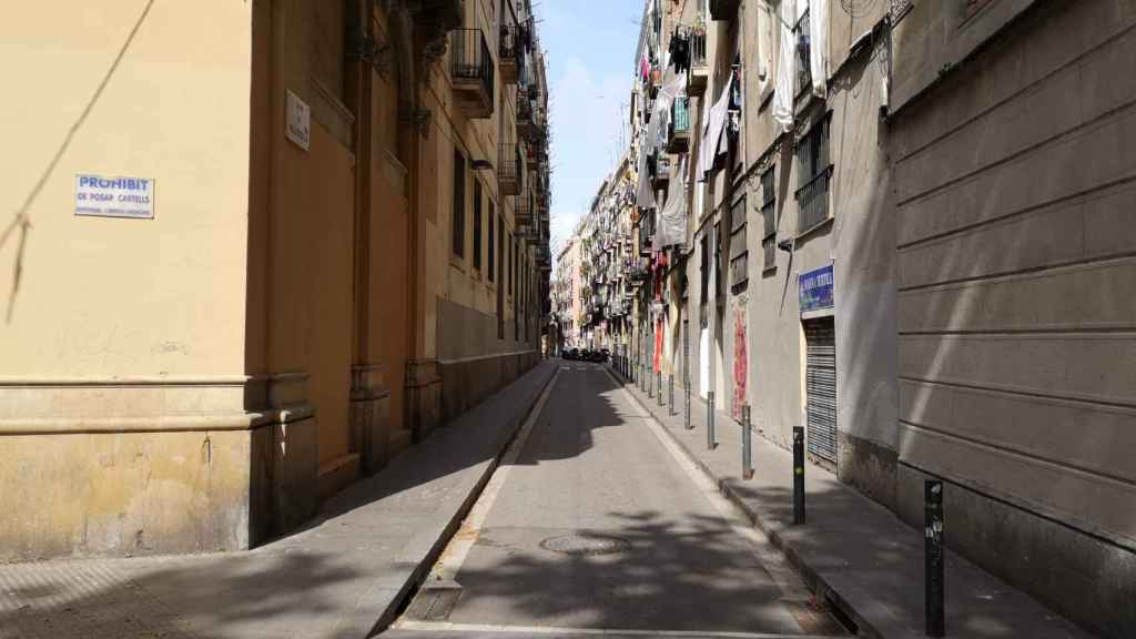 Calle Valldonzella, en el Raval, en una imagen del pasado 18 de abril / G.A