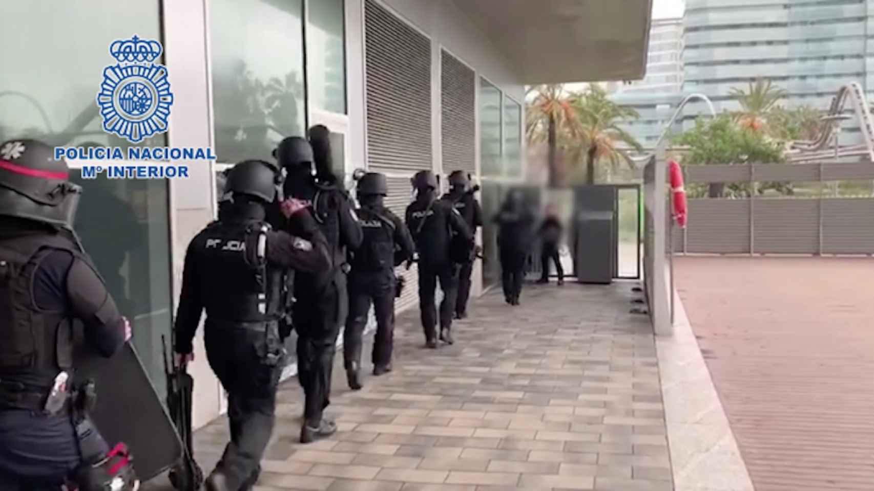 Agentes de la Policía Nacional durante un operativo en una imagen de archivo