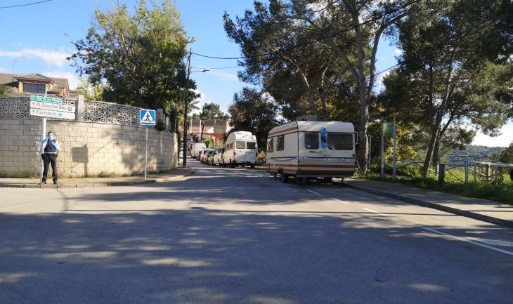 La caravana donde vivía el presunto asesino del Eixample en Les Planes / G.A.