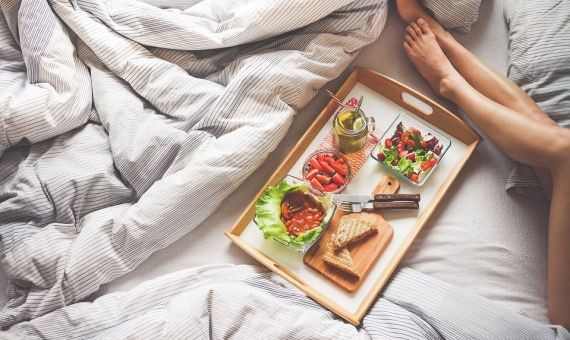 Desayuno en la cama para el Día de la madre / PIXABAY