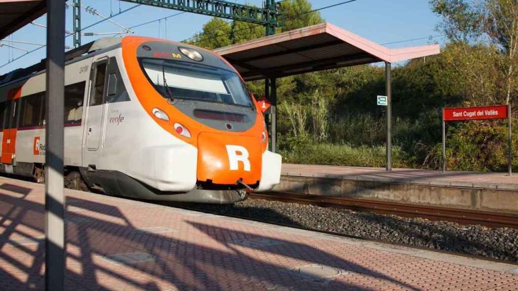 Un tren de Rodalies en la estación de Sant Cugat  / AJ. DE SANT CUGAT DEL VALLÈS