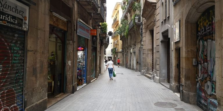 Calle Sant Pere Més Baix del Gòtic, fotografiada este martes / GUILLEM ANDRÉS