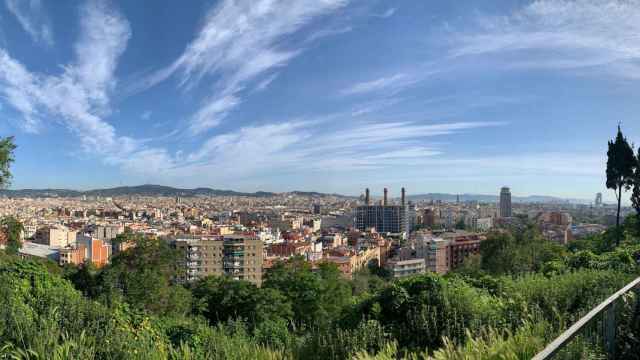 Vista panorámica de Barcelona desde el mirador de Montjuïc