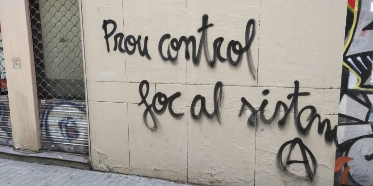 La pintada, junto a la sede del PSC / PSC 