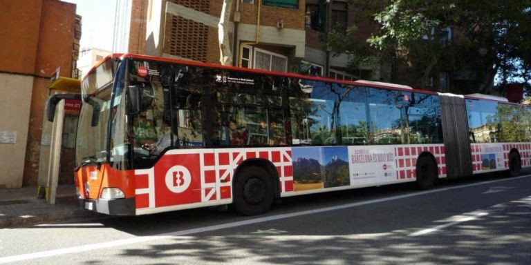 Un autobús de Barcelona, prácticamente vacío.