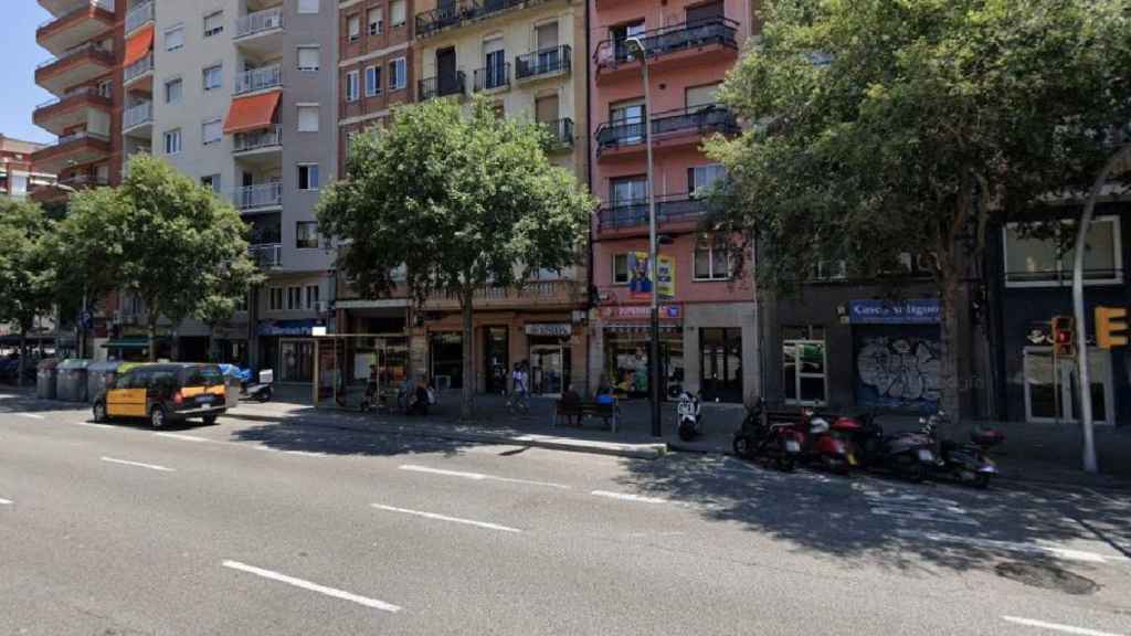 Avenida de Madrid, en Les Corts / MAPS