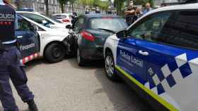 Tres coches de policía bloquean al coche de los supuestos ladrones en Sant Cugat / FEPOL