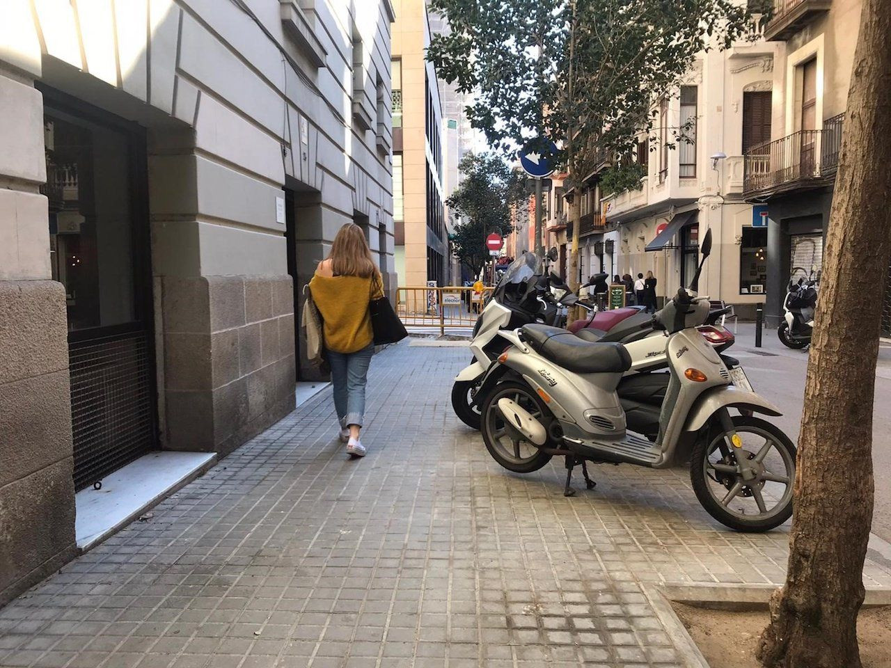 Motos aparcadas en Gràcia / EUROPA PRESS