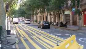 La zona peatonal de Consell de Cent, a la altura de Rambla de Catalunya, pagada con el fondo Covid / JORDI SUBIRANA