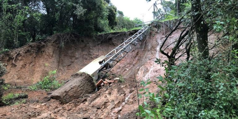 Así quedó la zona afectada tras las lluvias del 21 y el 22 de abril / AJ. DE BCN