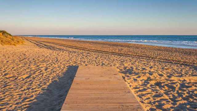 Imagen de archivo de la playa de Gavà / LUCAS FOX