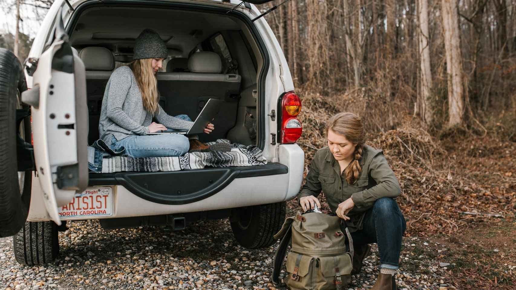 De acampada con un 4x4 / PEXELS