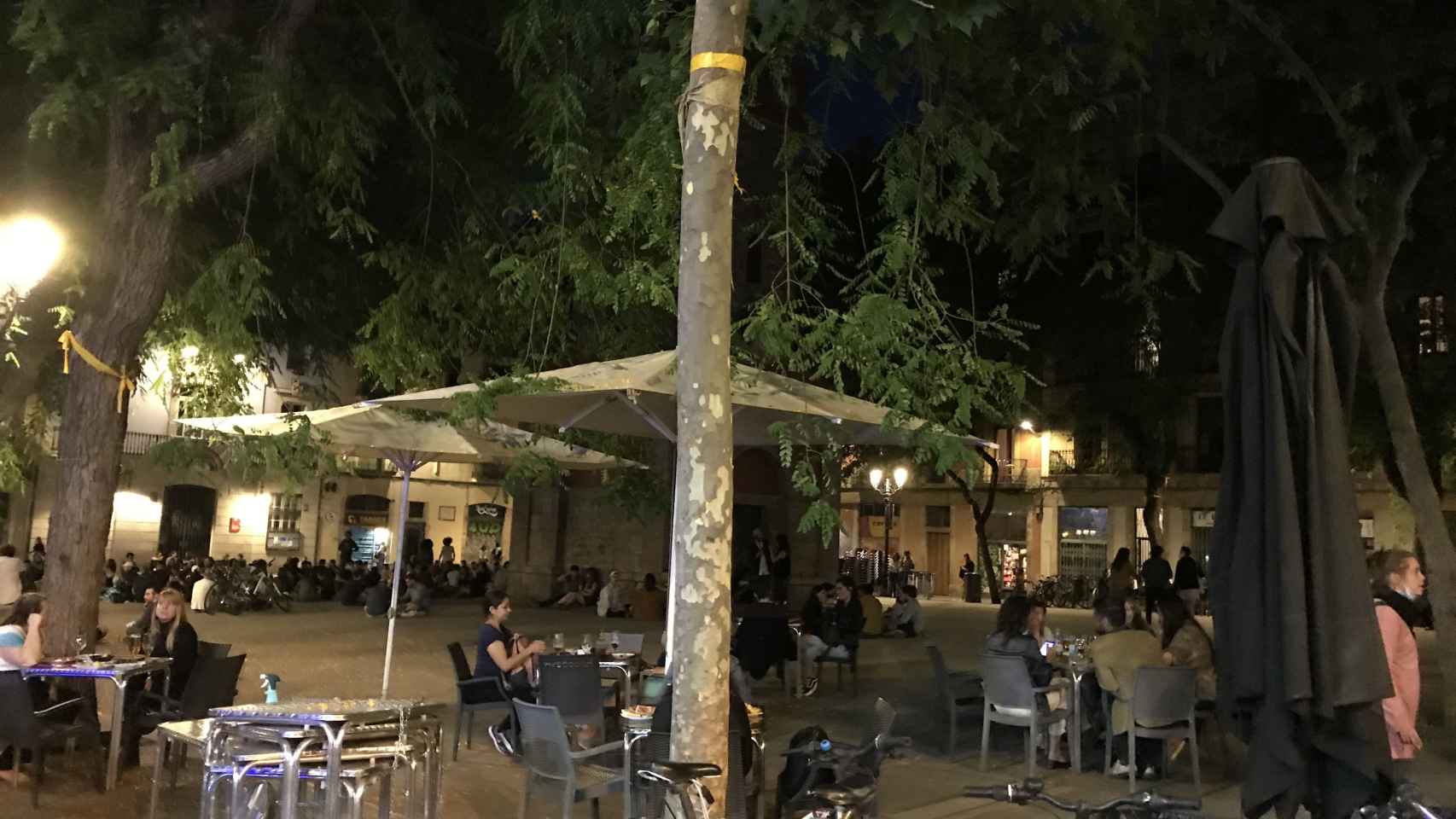 Foto de la terraza del bar-restaurante 'Nou Candanchú', ubicado en la plaza de la Vila de Gràcia / DF
