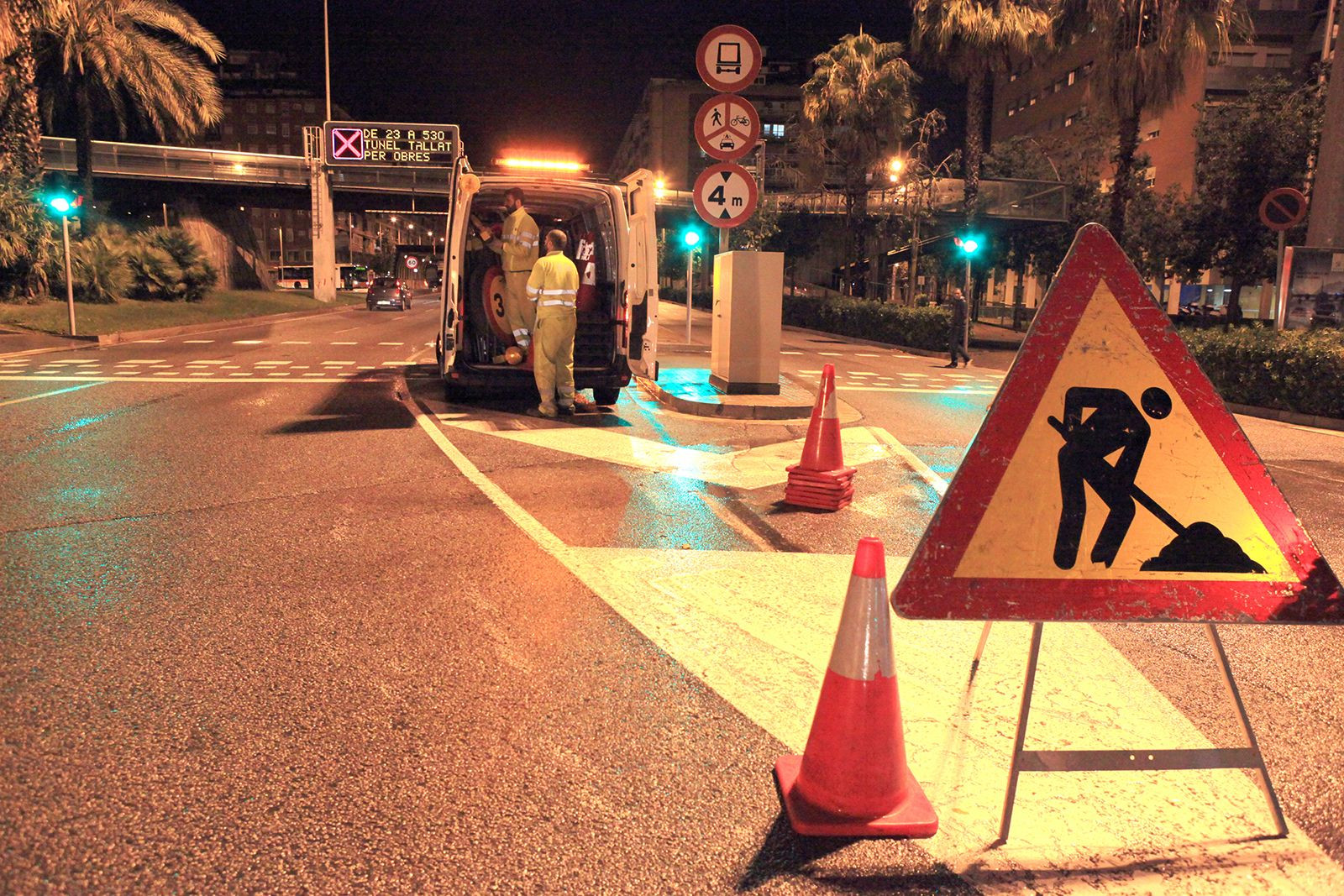 Obras en el inicio del túnel de Badal, donde se pondrán radares / AYUNTAMIENTO DE BARCELONA