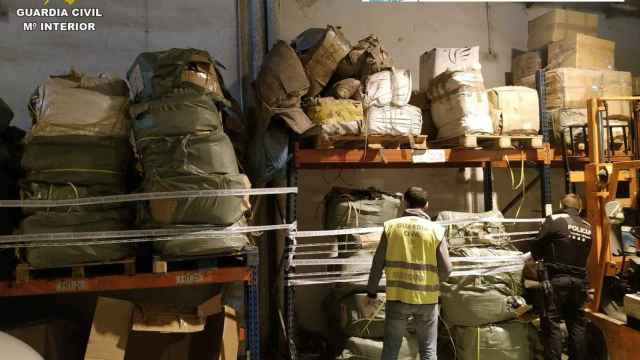 Falsificaciones de la marca Bimba y Lola en Badalona / GUARDIA CIVIL Y GUARDIA URBANA