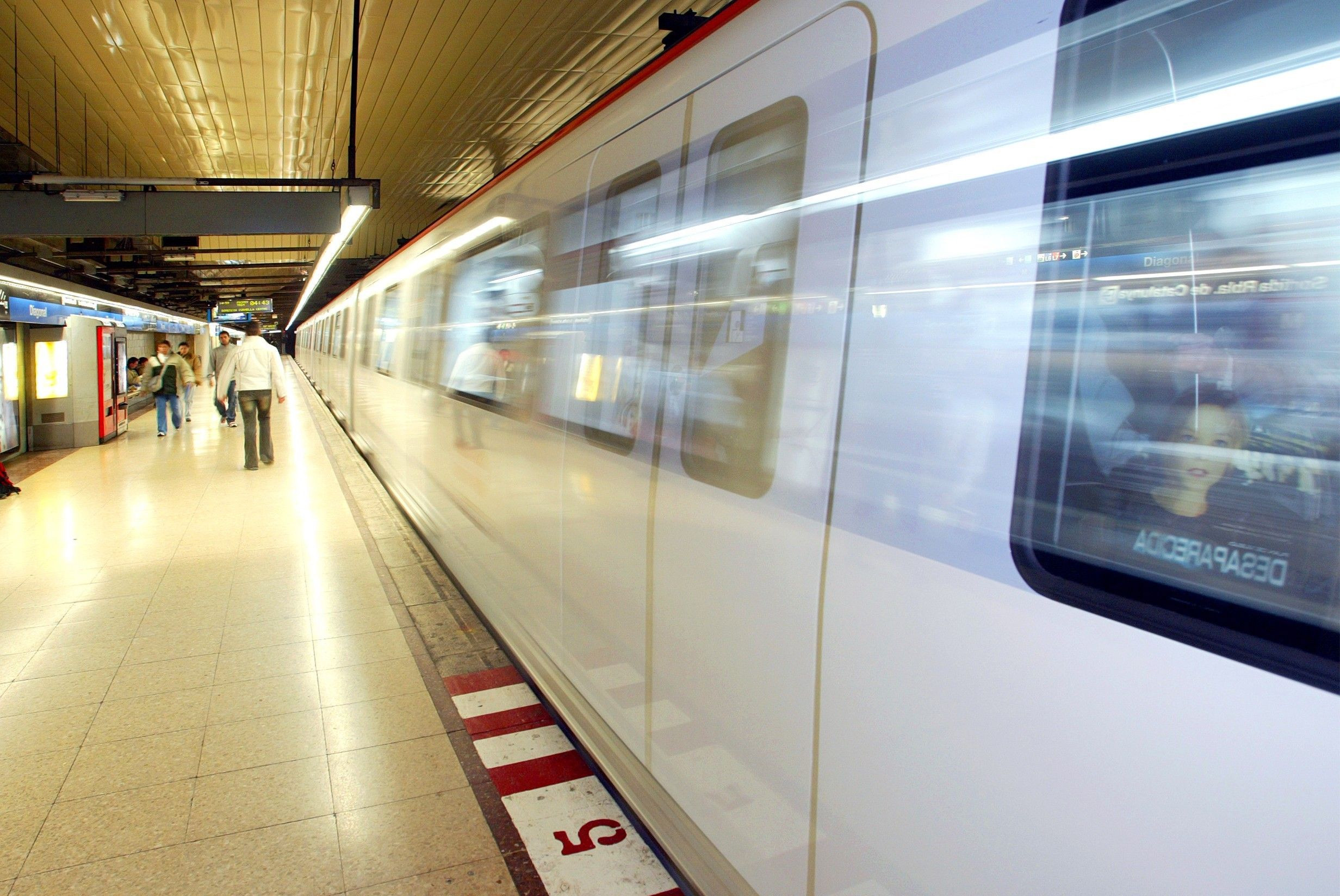 Un convoy de metro de TMB en la L5 / TWITTER ATM