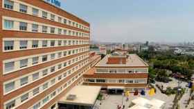 El edificio del Hospital Sant Joan de Déu, donde se ha trasladado a la niña de Sitges / EUROPA PRESS