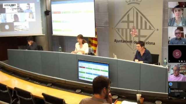 Janet Sanz durante una reciente Comisión de Ecologia, Urbanismo y Movilidad de Barcelona / AJ BCN