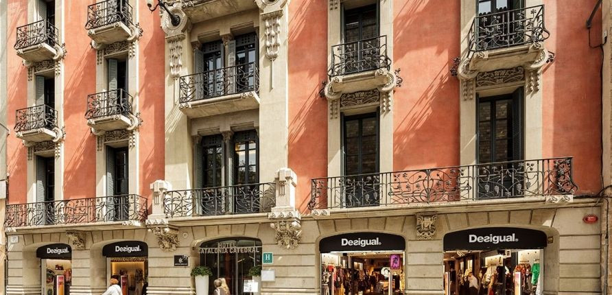 Exterior de la calle dels Arcs de Barcelona, donde será ubicado en nuevo comercio de GAP