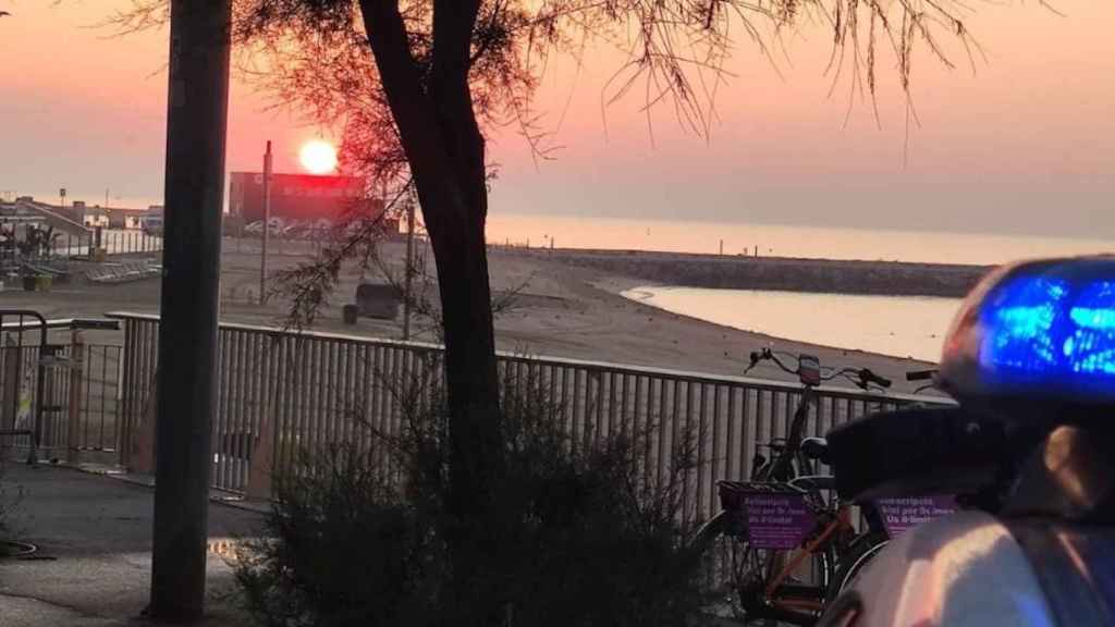 Las playas de Barcelona, esta madrugada de Sant Joan / TWITTER GUARDIA URBANA