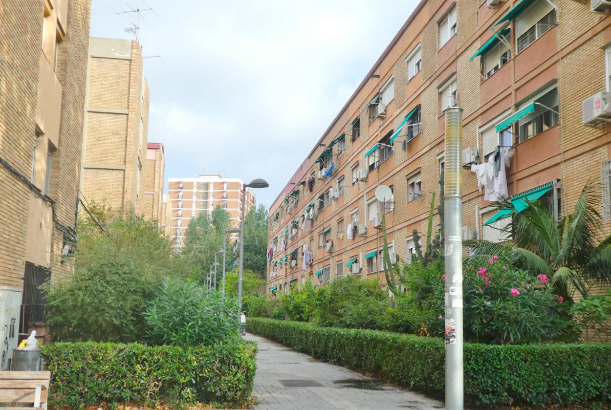 Bloque de pisos del barrio de Sant Roc de Badalona donde se produjo el atropello / GOOGLE MAPS