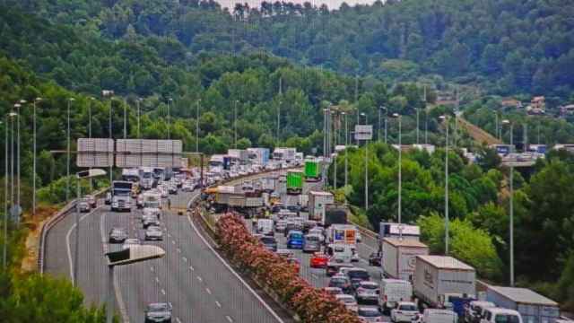 El conductor del vehículo ha chocado contra la mediana en la A-2 / SCT