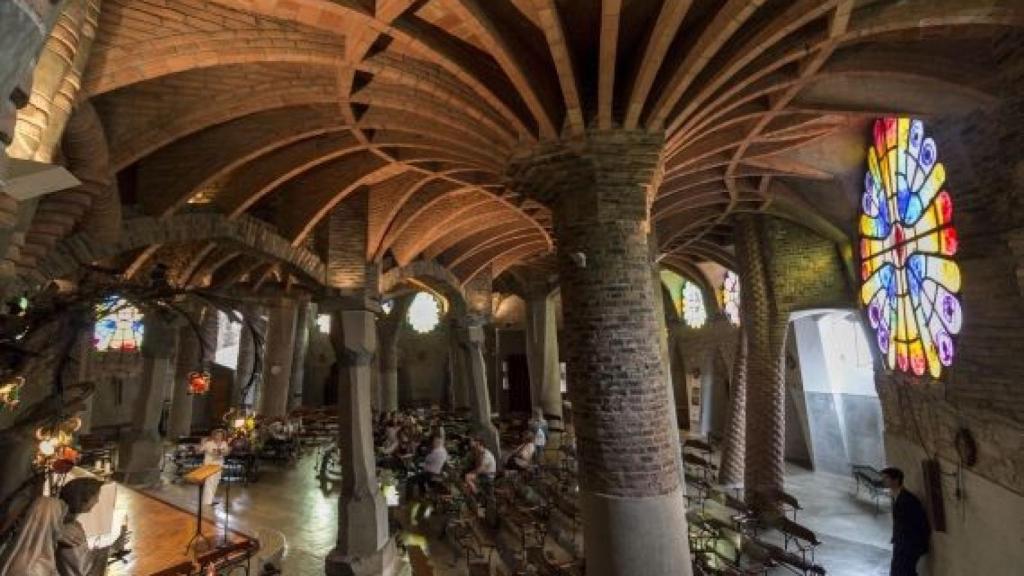 La cripta de la Colonia Güell de Antoni Gaudí en Santa Coloma de Cervelló / DIPUTACIÓN DE BARCELONA