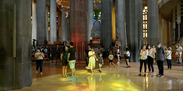 Los sanitarios visitan el interior de la Basílica / SAGRADA FAMILIA