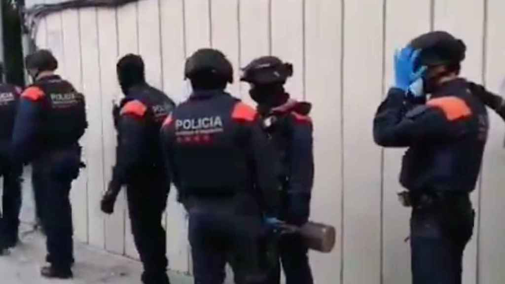 Mossos d'Esquadra en el operativo de esta mañana / MOSSOS