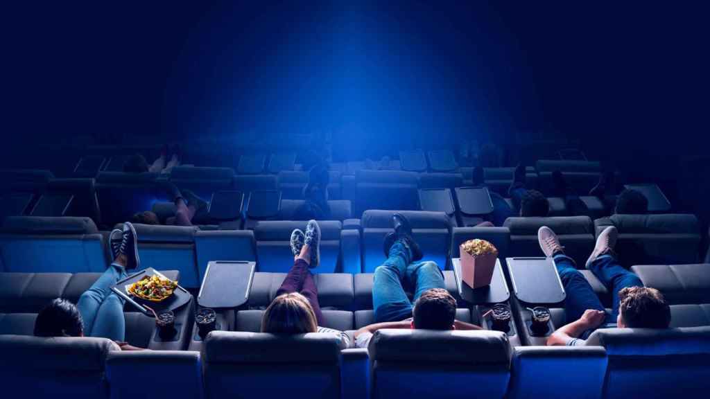 Varios clientes en un cine de Barcelona