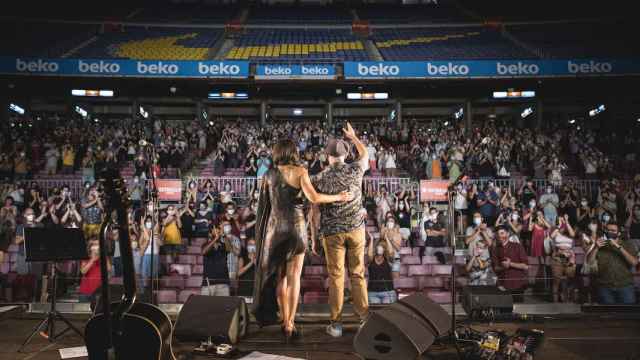 Amaral, en su actuación en el Camp Nou, dentro del festival Cruïlla  / TWITTER FESTIVAL CRUÏLLA