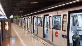 Convoyes de metro de TMB casi vacios durante la pandemia