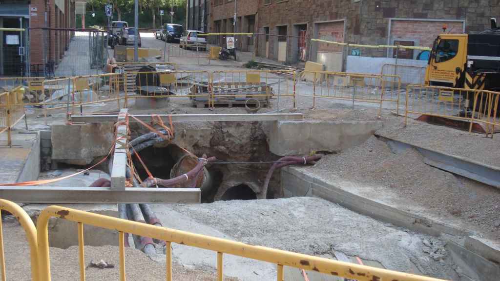 Obras del nuevo colector entre las calles Vila i Vilà i Puig i Xoriguer / METRÓPOLI ABIERTA