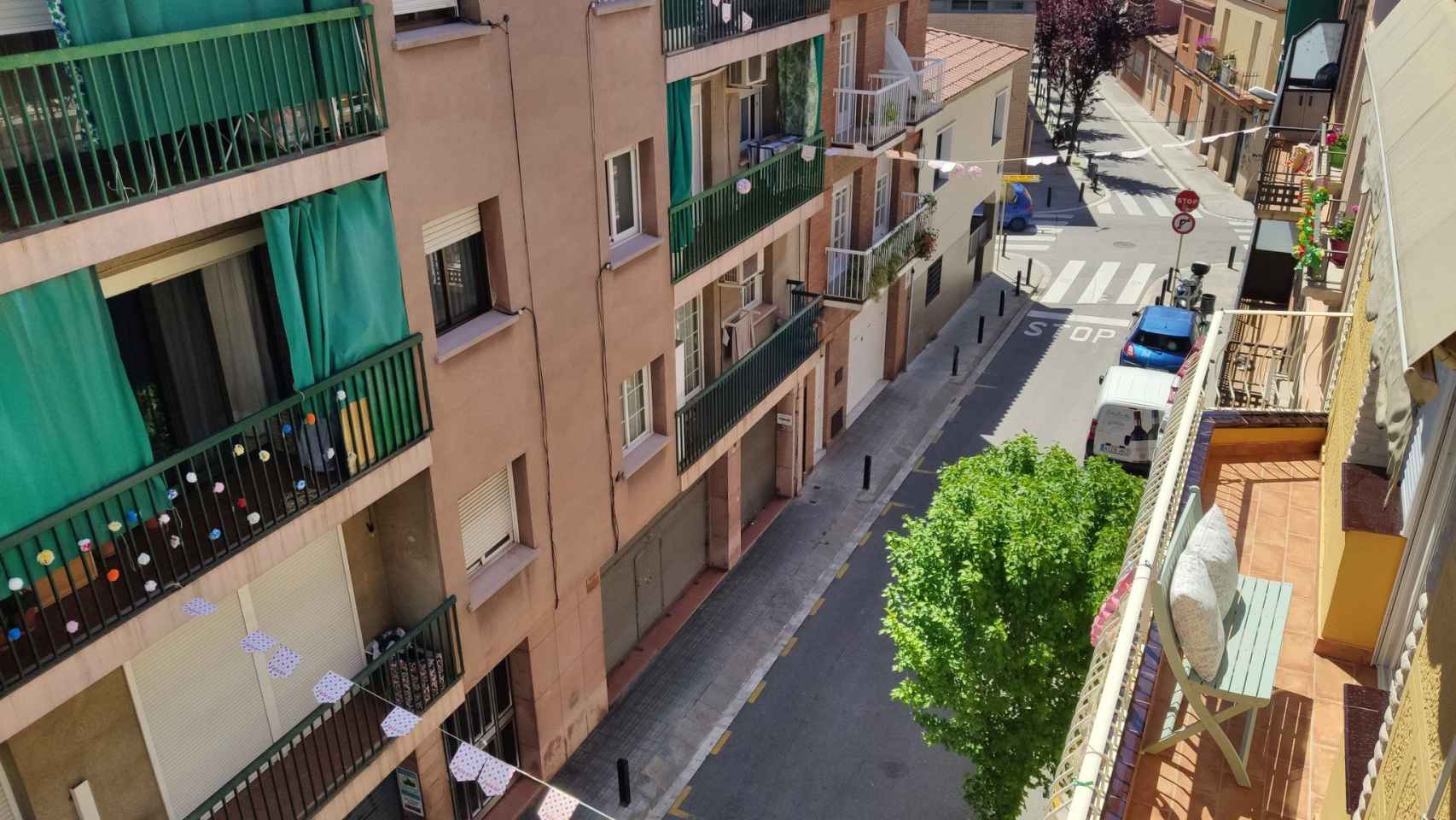 Una calle de Cornellà en una imagen de abril de 2020 / @Thestrokesxavi