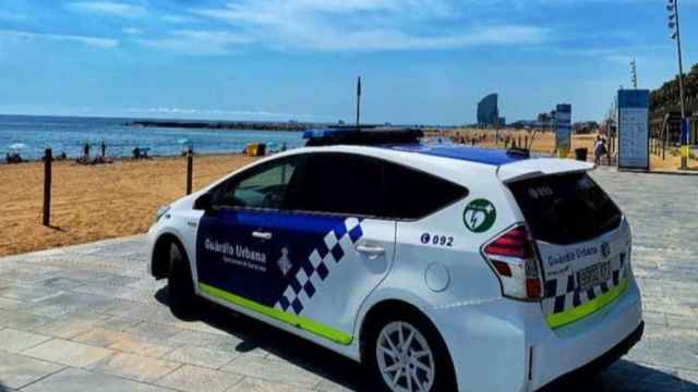 Patrulla de la Guardia Urbana en la Barceloneta