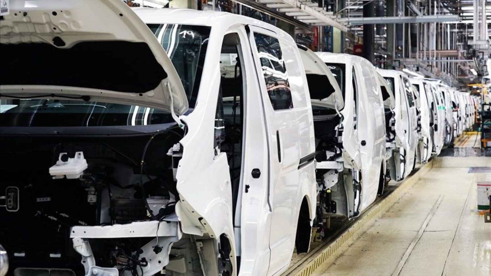 Línea de montaje en la planta de Nissan en la Zona Franca de Barcelona / EUROPA PRESS