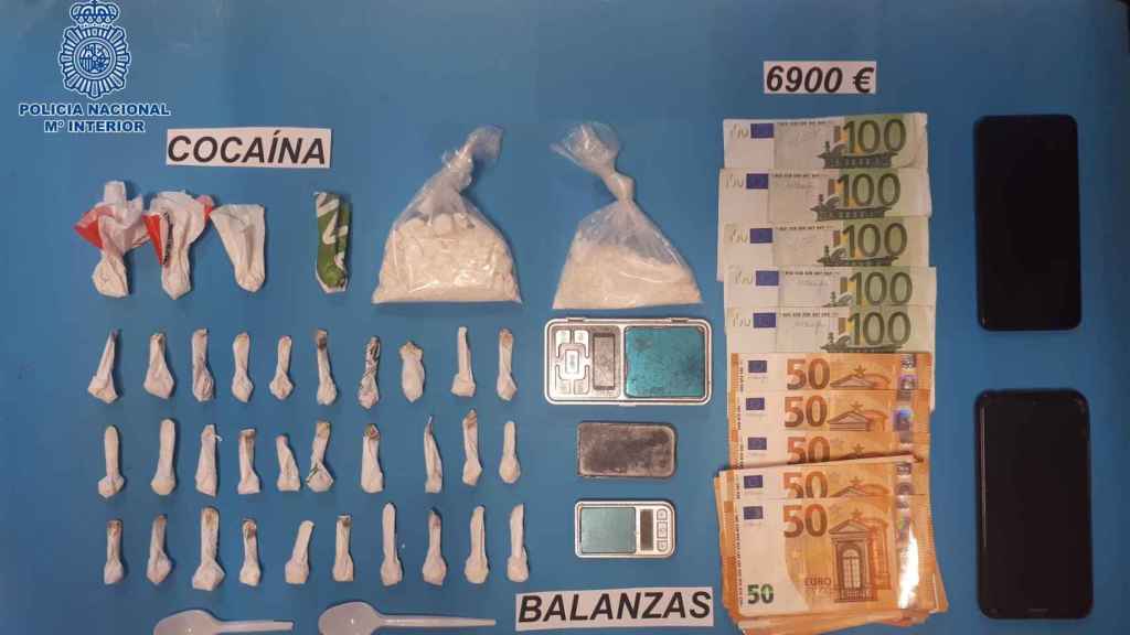 Dinero y drogas intervenidos por la Policía Nacional / POLICÍA NACIONAL