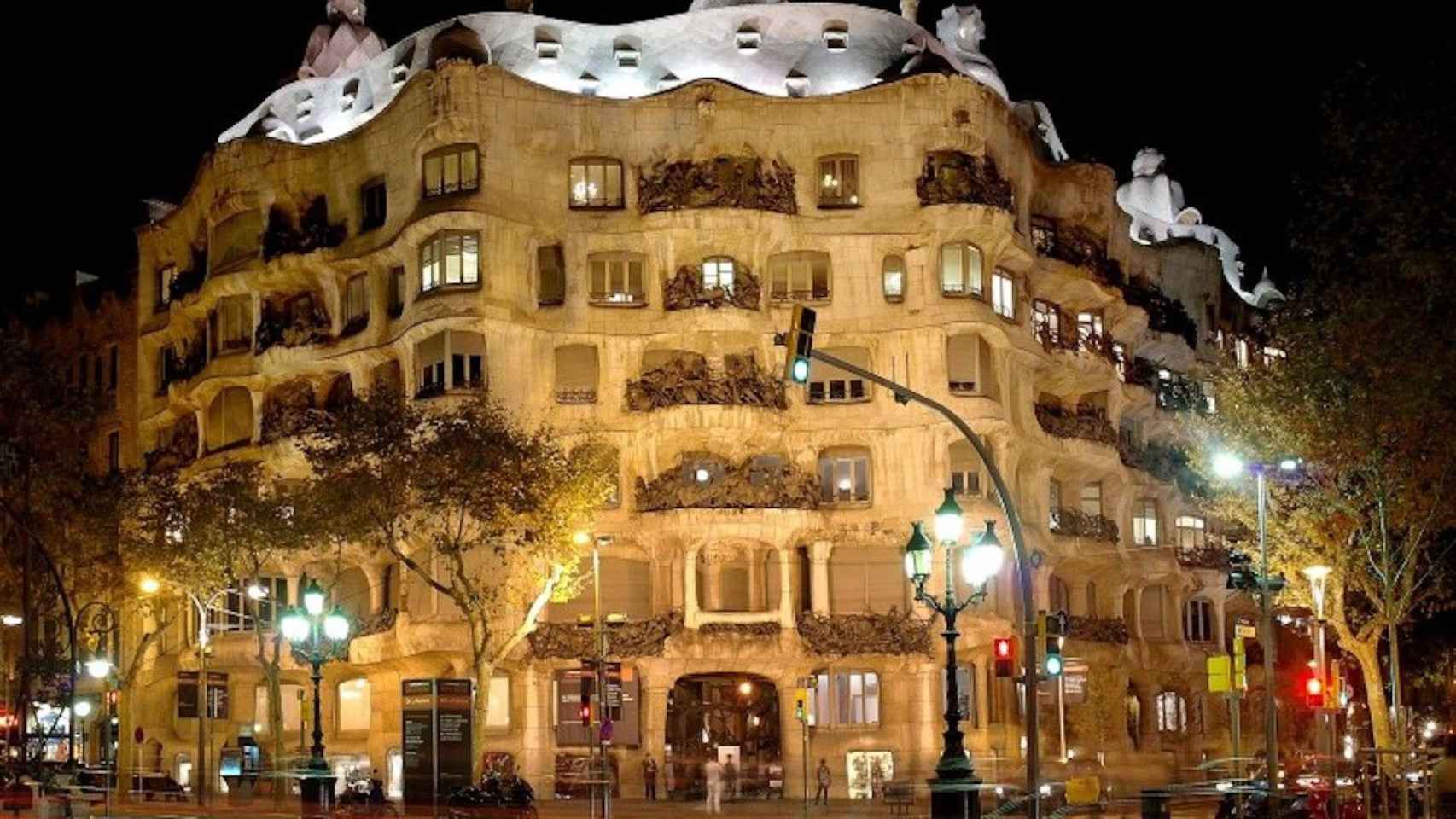 La Pedrera también se puede visitar de noche / AJ. DE BCN