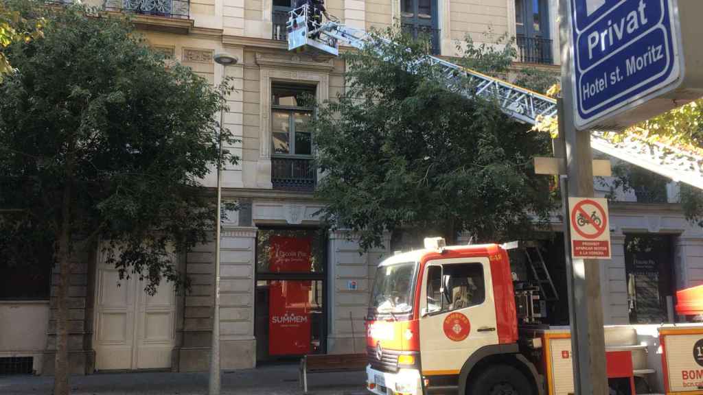 Bomberos de Barcelona en la Escola Pia Nostra Senyora / RP