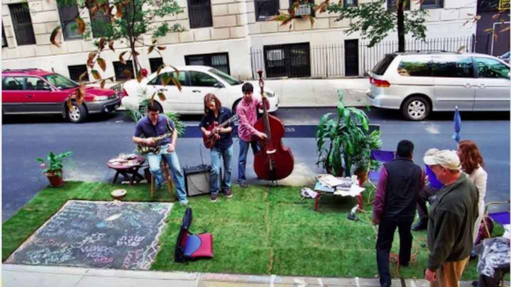 Imagen promocional del Park (ing) Day de una edición anterior / AY. DE BCN