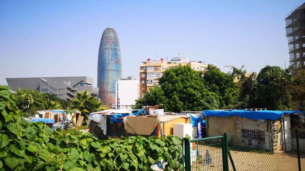 Chabolismo en el barrio del Fort Pienc donde viven unas 30 personas / GUILLEM ANDRÉS