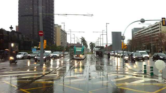 La avenida Diagonal de Barcelona, empapada por la lluvia / ARCHIVO