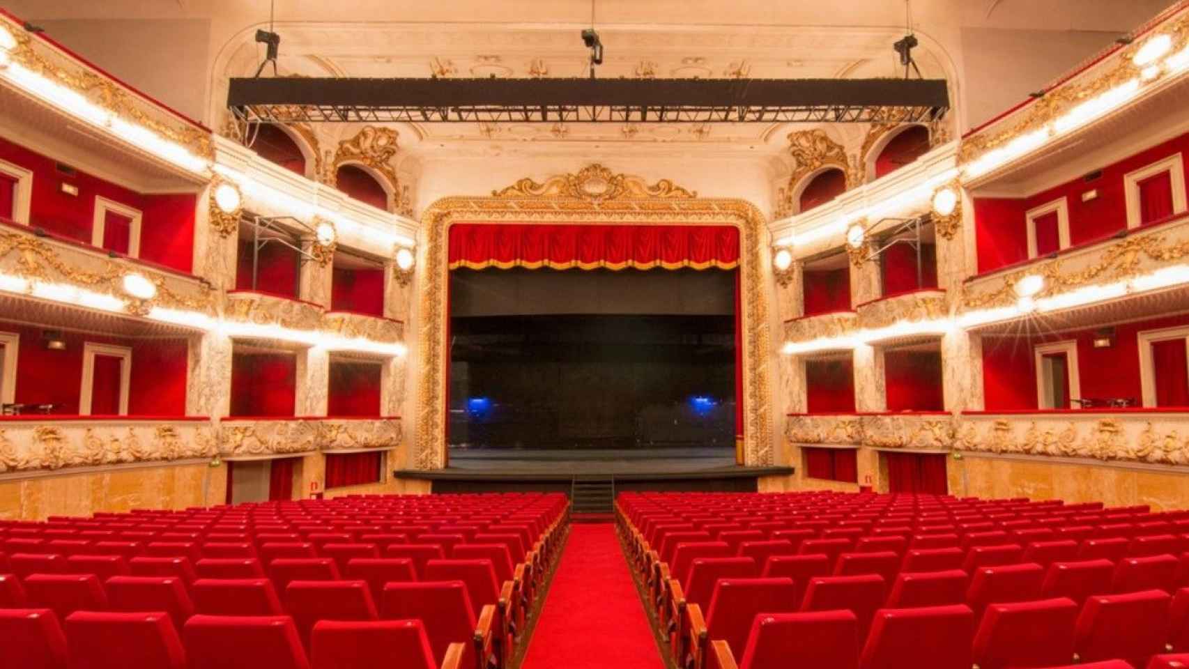 Teatro Tívoli de Barcelona  vacío/ BALAÑA