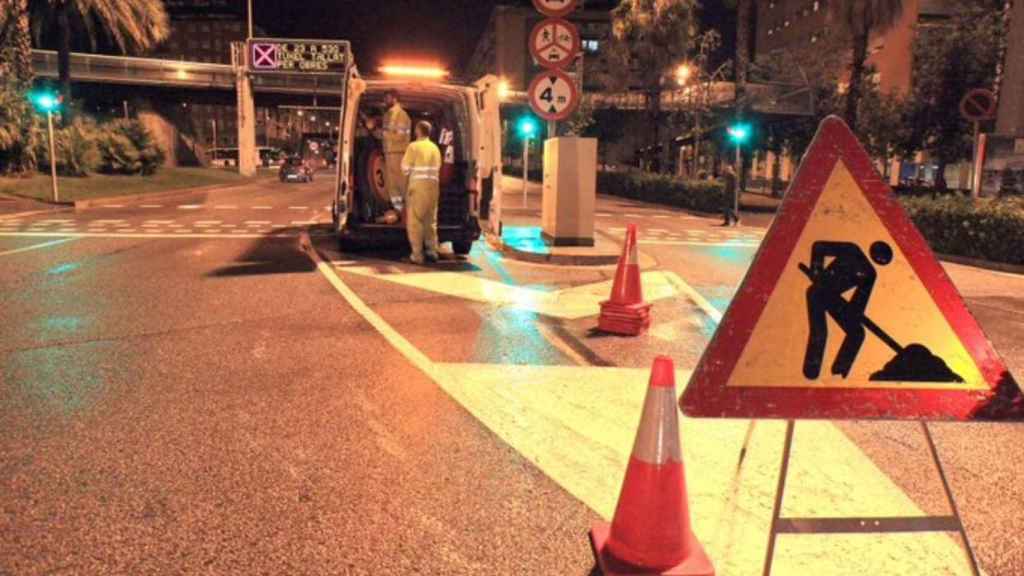 Imagen de unas obras en Barcelona que suponen el corte de tráfico / AYUNTAMIENTO DE BARCELONA