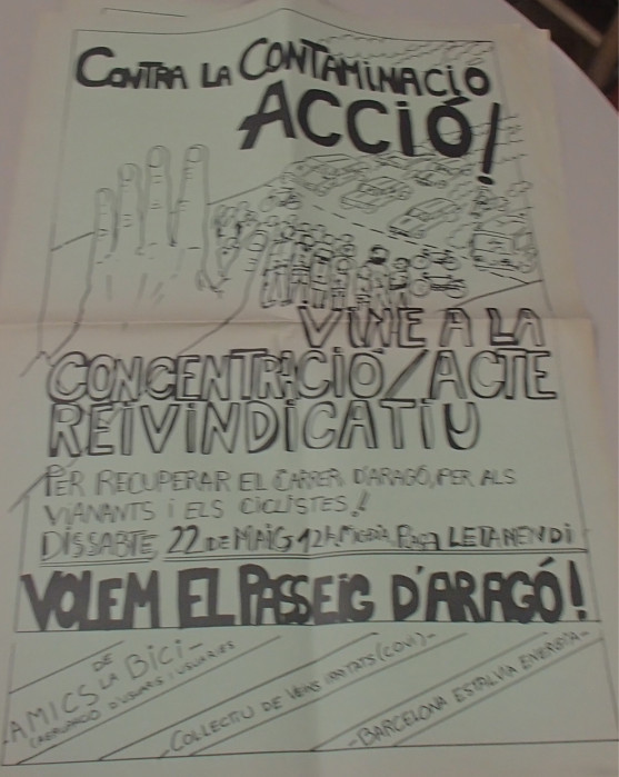 Un cartel antiguo que ya pedía un carril bici en Aragó / AMICS DE LA BICI