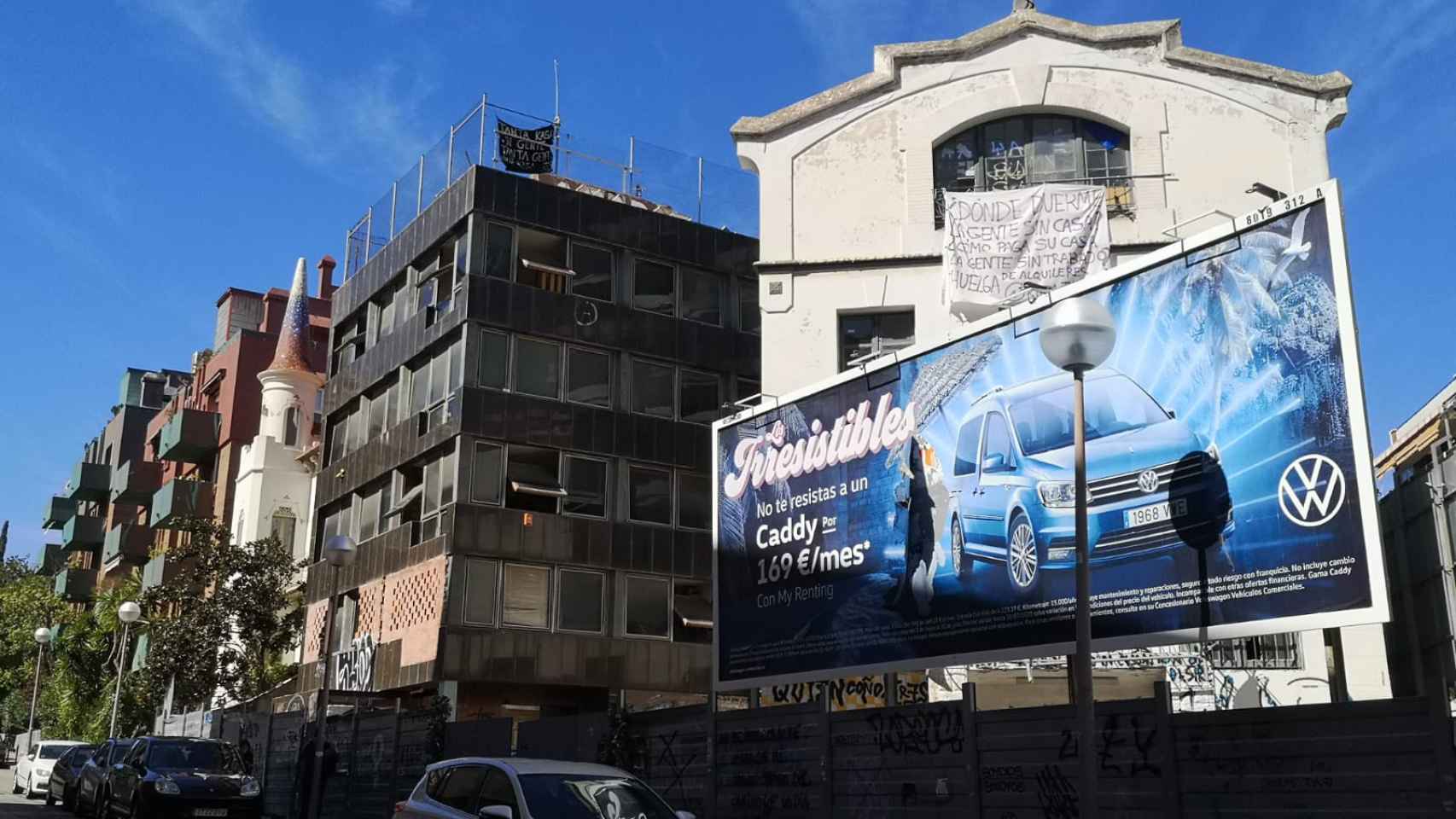 Los dos edificios okupados de la calle Sant Joan de la Salle / G.A