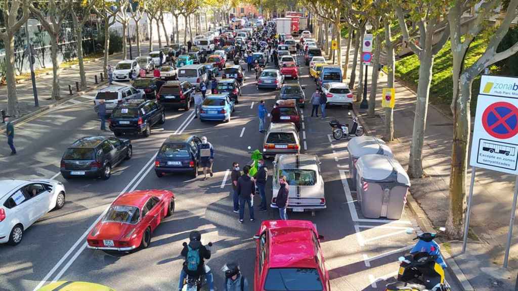 Imagen de la marcha lenta contra la Zona de Bajas Emisiones (ZBE) en Barcelona / TWITTER