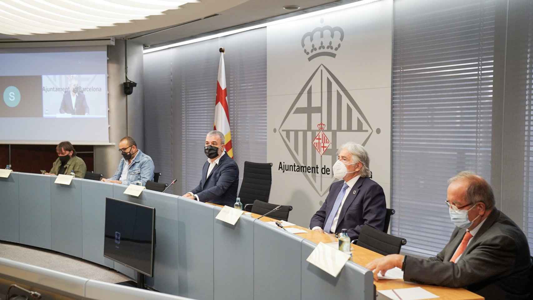 Camil Ros (UGT), Javier Pacheco (CCOO), Jaume Collboni (Ayutnamiento), Josep Sánchez Llibre (Foment) y Josep González (PIMEC) / AJ BCN